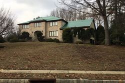 Pre-foreclosure in  COUNTRY OAKS DR Englishtown, NJ 07726