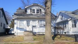 Pre-foreclosure in  EARL ST Union, NJ 07083