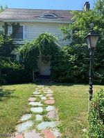 Pre-foreclosure in  WARREN PL Montclair, NJ 07042