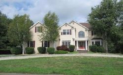 Pre-foreclosure in  DEERWOOD RD Oxford, CT 06478