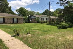 Pre-foreclosure in  11TH AVE Mobile, AL 36611