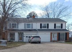 Pre-foreclosure in  LAUREL OAK DR Flint, MI 48507