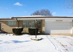 Pre-foreclosure in  DUNSTON DR Sterling Heights, MI 48310