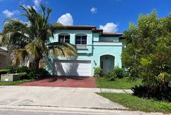 Pre-foreclosure in  SW 40TH TER Miami, FL 33185