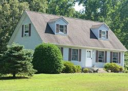 Pre-Foreclosure - Holland Cliffs Rd - Huntingtown, MD