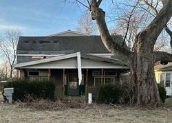Pre-foreclosure in  PRICKETT AVE Edwardsville, IL 62025