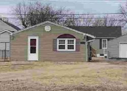 Pre-foreclosure in  E PENNING AVE Wood River, IL 62095