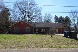 Pre-foreclosure in  S ELTON CIR Meridianville, AL 35759
