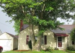 Pre-foreclosure in  LINDEN AVE Newark, OH 43055