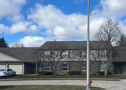 Pre-foreclosure Listing in YORKSHIRE CT APT B ELGIN, IL 60120