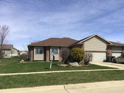 Pre-foreclosure in  MEADOW VIEW CIR Cedar Falls, IA 50613