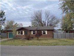 Pre-foreclosure in  PARKVIEW DR Boonville, IN 47601