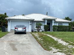 Pre-foreclosure in  8TH AVE SW Vero Beach, FL 32962