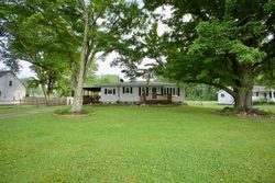 Pre-foreclosure in  LINDALE MOUNT HOLLY RD Amelia, OH 45102