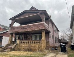 Pre-foreclosure in  AVON AVE Cleveland, OH 44105
