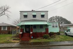 Pre-foreclosure in  GREEN ST Portsmouth, VA 23704