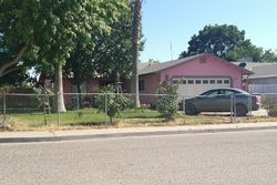 Pre-foreclosure Listing in E JOANNE AVE PIXLEY, CA 93256