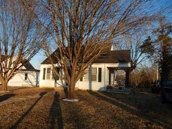 Pre-foreclosure in  N SPRING ST Mc Minnville, TN 37110