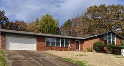 Pre-foreclosure in  BERWICK LN Knoxville, TN 37934