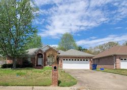 Pre-foreclosure in  OZARK DR Maumelle, AR 72113