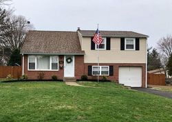 Pre-foreclosure Listing in BUTTONWOOD RD FLOURTOWN, PA 19031