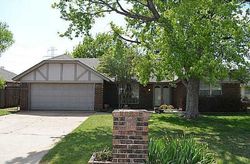 Pre-foreclosure in  ISLAND VIEW DR Oklahoma City, OK 73162