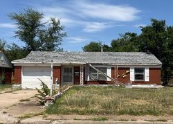 Pre-foreclosure in  E COE DR Oklahoma City, OK 73110