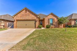 Pre-foreclosure in  GEORGIAN WAY Yukon, OK 73099