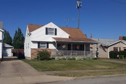 Pre-foreclosure in  E 312TH ST Eastlake, OH 44095