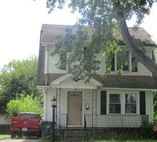 Pre-foreclosure in  SUNSET BLVD Toledo, OH 43612