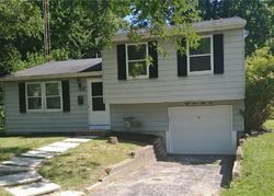 Pre-foreclosure in  IVANHILL RD Toledo, OH 43615