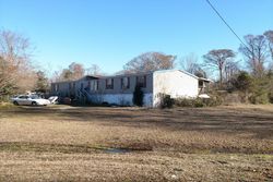 Pre-foreclosure in  GLENN DR New Bern, NC 28562