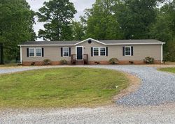 Pre-foreclosure in  MOORE FARM DR Kernersville, NC 27284