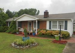 Pre-foreclosure in  KERNER KNOLLS DR Kernersville, NC 27284