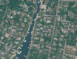 Pre-foreclosure in  GARDNERS LN Hampton Bays, NY 11946