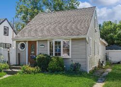 Pre-foreclosure in  ROSEBUD AVE Merrick, NY 11566