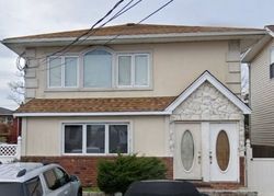 Pre-foreclosure Listing in YACHT CLUB RD BABYLON, NY 11702