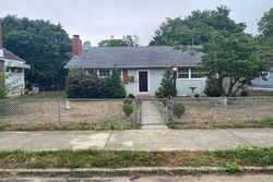 Pre-foreclosure in  HOWARD ST Millville, NJ 08332