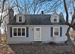 Pre-foreclosure in  MAPLE ST East Haven, CT 06512