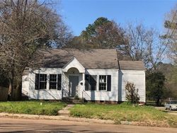 Pre-foreclosure in  FIRST AVE Jackson, MS 39209