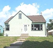 Pre-foreclosure in  ROSE AVE E Saint Paul, MN 55130