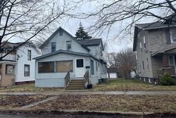 Pre-foreclosure in  WIDDICOMB AVE NW Grand Rapids, MI 49504