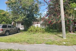 Pre-foreclosure in  NE 177TH ST Miami, FL 33162