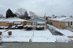 Pre-foreclosure in  S SHERMAN AVE Posen, IL 60469