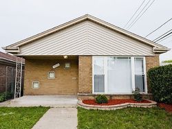 Pre-foreclosure in  S RIDGELAND AVE Chicago, IL 60617
