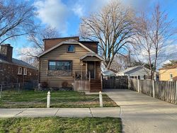 Pre-foreclosure in  W 116TH PL Chicago, IL 60655