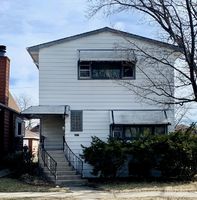 Pre-foreclosure in  N 73RD CT Elmwood Park, IL 60707
