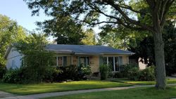 Pre-foreclosure in  BEVERLY DR Wheeling, IL 60090