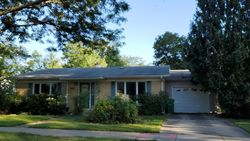 Pre-foreclosure in  BEVERLY DR Wheeling, IL 60090