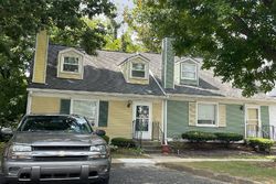 Pre-foreclosure in  COLONIAL WOODS CT Louisville, KY 40223